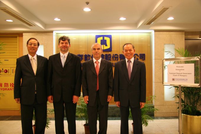Group photo of CDIC President Mr. Howard N.H. Wang, NDIF Deputy Managing Director Dr. Andras Fekete-Gyor, NDIF Managing Director Dr. Peter Szekacs and CDIC Chairman Mr.Fred S.C. Chen （from left to right） in September 2009.