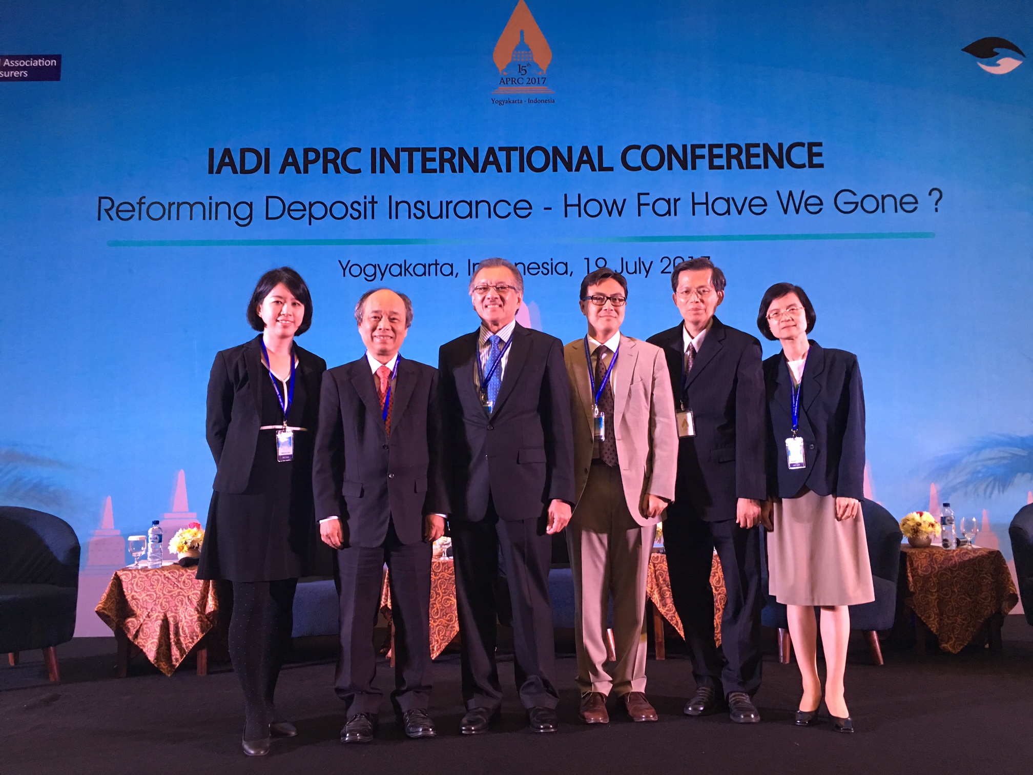 Group Photo of CDIC President Michael Lin (2nd from the left) and EVP William Su (2nd from the right) with the APRC event host organization- IDIC Chairman Halim Alamsyah (3rd from the left) and CEO Fauzi Ichsan (3rd from the right)