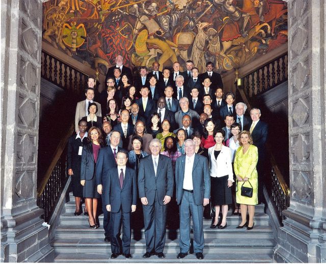 Group Photo: CDIC President Mr. Howard N. H. Wang （the 3rd from left of the third row）, IADI Chair and Vice Chairman of Federal Deposit Insurance Corporation Mr. Martin Gruenberg（in the middle of the first row）,IADI Vice Chair and Deputy Governor of Deposit Insurance Corporation of Japan Mr. Mutsuo Hatano （the 1st from left of the first row） and attendees of IADI 30th Executive Council Meeting.  A photo of CDIC President Howard Wang delivering a speech