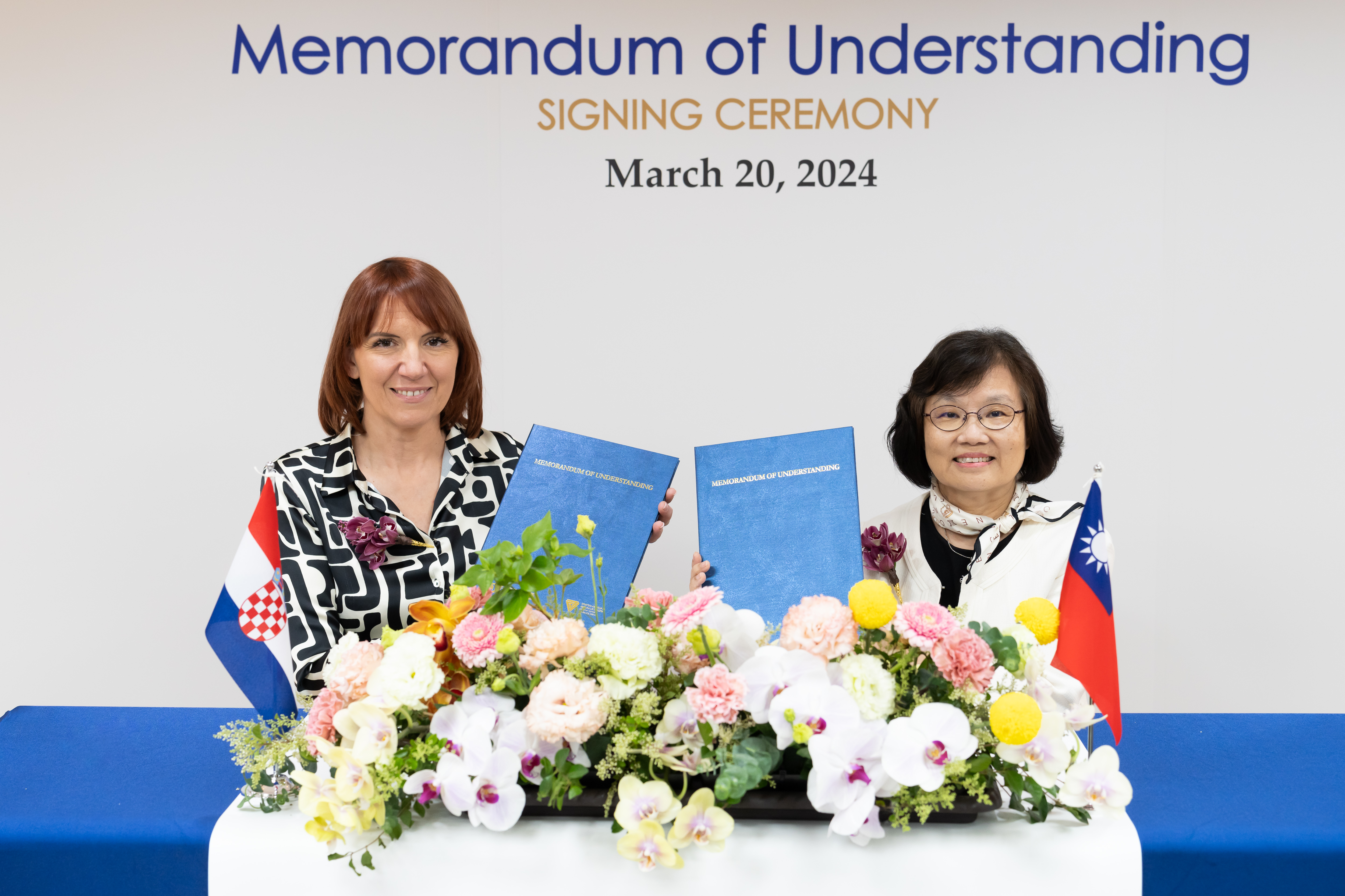 CDIC President Annie Cheng and CDIA CEO Ms. Marija Hrebac represented the respective organizations to sign the MOU on 20 March 2024.