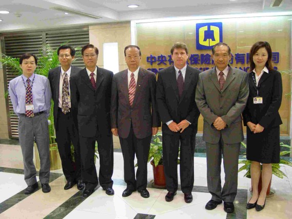 印尼重整機構（IBRA）顧問Mr. James R. Hambric III於九十三年六月二十一日訪問本公司，並就兩國存款保險體制進行經驗分享