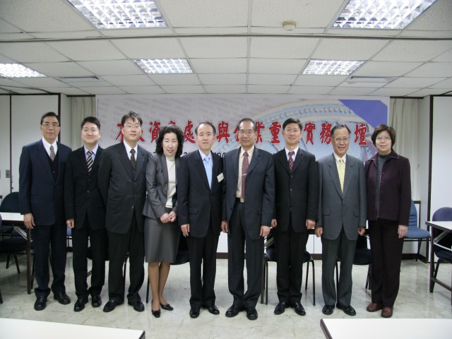 TABF Executive Vice President Mr. Tyrone Chen （The First from the Left）, KAMCO Public Relations Office Head Mr. Jong-Jin Lee （The Fifth from the left）, CDIC Chairman Mr. Chin-Tsair Tsay （ The Fourth from the right）, Executive Vice President Mr. L.C. Pan （The Second from the right）