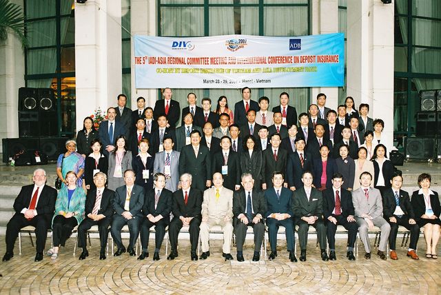 A Group Photo of Participants of the 5th ARC Annual Meeting and International Conference of IADI: CDIC President Mr. Johnson Chen （4th from the left of the first row）, IADI President Mr. Jean Pierre Sabourin （6th from the left of the first row）, ARC Chair and DICJ Deputy Governor Mr. Mutsuo Hatano （5th from the left of the first row）, DIV Chairman Mr. Do Khac Hai （7th from the left of the first row） and DIV General Director Dr. Bui Khac Son （2nd from the right of the first row）, CDIC Assistant Director Mr. Harrison Hwang （4th from the right of the third row）, CDIC Deputy Division Chief Mr. Sharon Lin （2nd from the left of the second row） and Ms. Fiona Yeh （3rd from the left of the second row）.