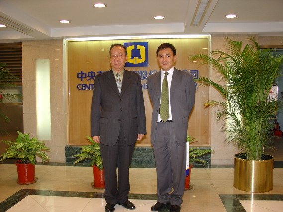 泰國財政部財政政策局為瞭解我國金融監理制度、存款保險制度及金融機構不良資產之處理相關議題，該局副局長Mr. Pongpanu Svetarundra於十月二十四日拜訪本公司，由本公司總經理陳戰勝先生率相關同仁親自接見，就我國金融現況、存款保險制度、不良債權處理情形及本公司風險管理方式等進行介紹，雙方並就兩國制度進行意見交換