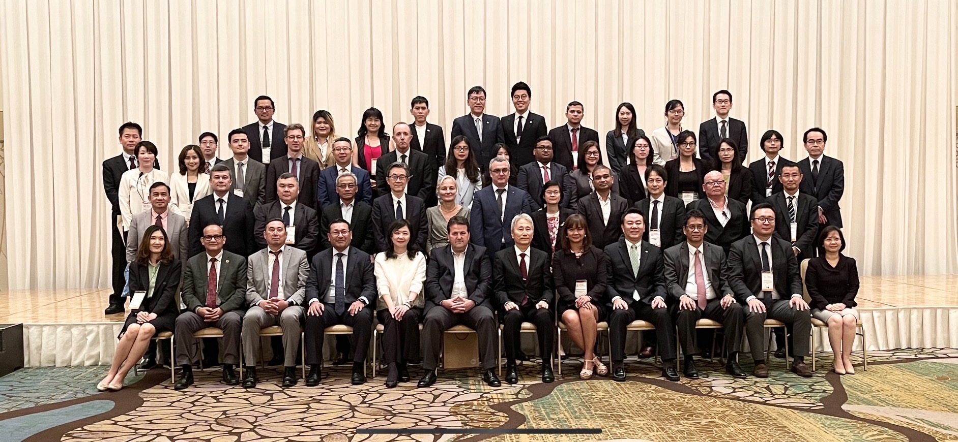 ve Vice President Yvonne Fan, IADI APRC Chairperson MITSUI Hidenori and representatives of APRC member organizations at the 21st APRC Annual Meeting.