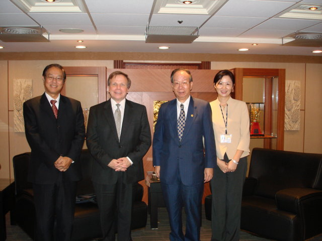 A group photo （from left to right）: Mr. Howard Wang, Executive Vice President of CDIC, Mr. Robert Mooney, Acting Deputy Director of Division of Supervision and Consumer Protect of FDIC, Mr. Johnson Chen, President of CDIC, and Mrs. Yvonne Fan, Deputy Director of Int’l Relations & Research Office of CDIC. 