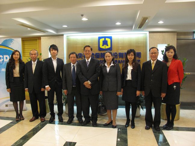 Group photo of the delegation of the Deposit Insurance of Vietnam led by Ms. Vu Thi Tram, Director of DIV Branch in Northern East （4th from the right）, and the CDIC President Howard Wang （5th from the right）.